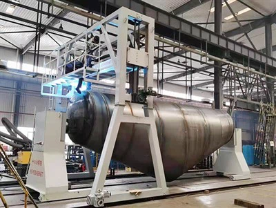 特殊形状タンク周方向シーム自動溶接機